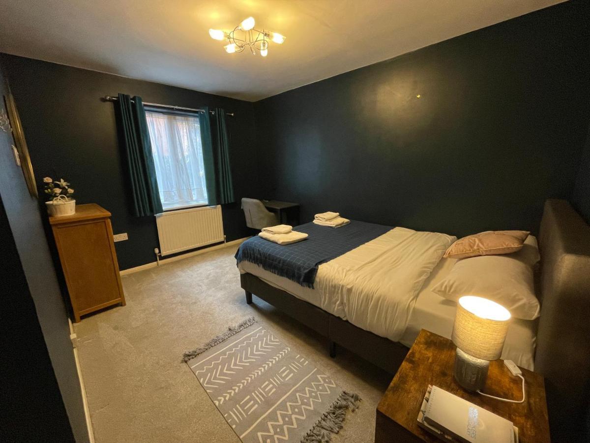2 Bedroom Apartment Near Southfields Londres Extérieur photo