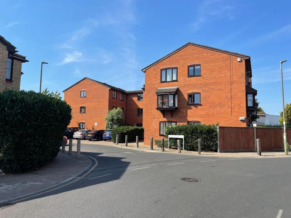 2 Bedroom Apartment Near Southfields Londres Extérieur photo